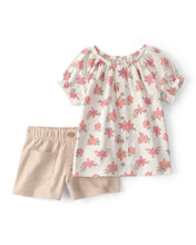 Cargar imagen en el visor de la galería, 2-Piece Floral Top & Short Set - Cream/Tan