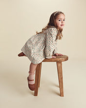 Cargar imagen en el visor de la galería, Floral Collared Corduroy Long-Sleeve Dress - Cream