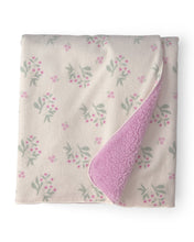 Cargar imagen en el visor de la galería, Cobija de felpa floral en morado y crema