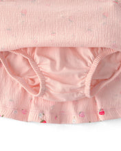 Cargar imagen en el visor de la galería, Conjunto De 2 Piezas Con Playera Y Falda De Fresas
