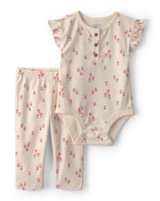 Cargar imagen en el visor de la galería, Conjunto De 2 Piezas Floral De Pañalero Y Pantalón Crema
