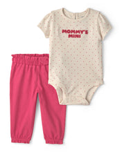Cargar imagen en el visor de la galería, Conjunto De 2 Piezas "Mommy's Mini" Con Corazones
