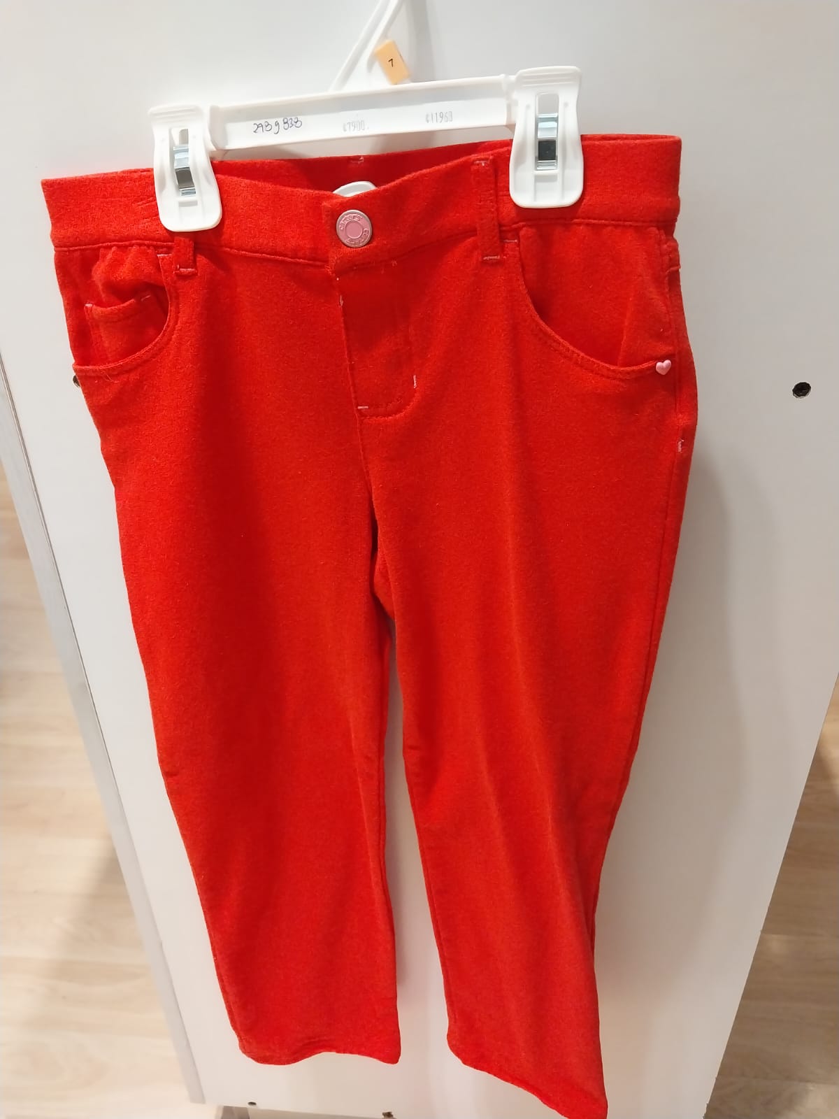 Pantalon rojo bolsas