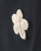 Cargar imagen en el visor de la galería, Blusa De Tirantes Bordada Floral Negra
