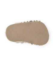 Cargar imagen en el visor de la galería, Baby Girl Floral Sandals - White
