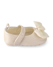 Cargar imagen en el visor de la galería, Baby Girl Mary Jane Dress Shoes - Cream
