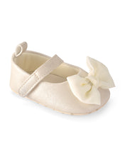 Cargar imagen en el visor de la galería, Baby Girl Mary Jane Dress Shoes - Cream
